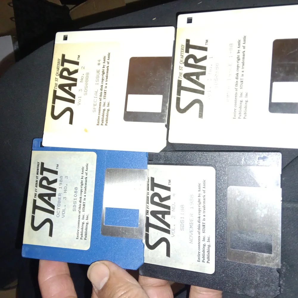 Tart PC Game Disk Set - Blue and White